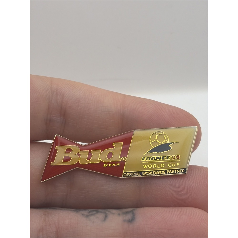 Vintage World Cup France 1998 Budweiser Beer Soccer Football Lapel Hat Pin